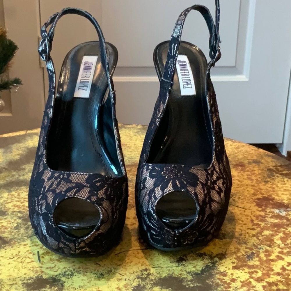Open Toe Lace Heels - Picture 2 of 3